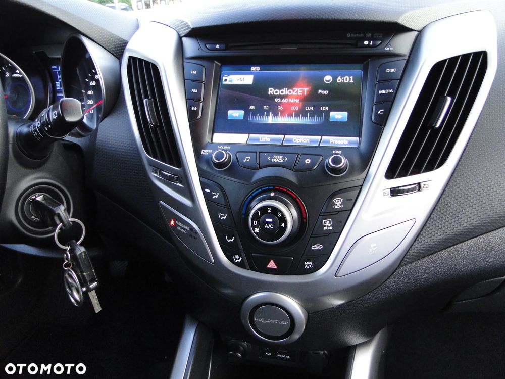 Hyundai Veloster 1.6 Premium - 23
