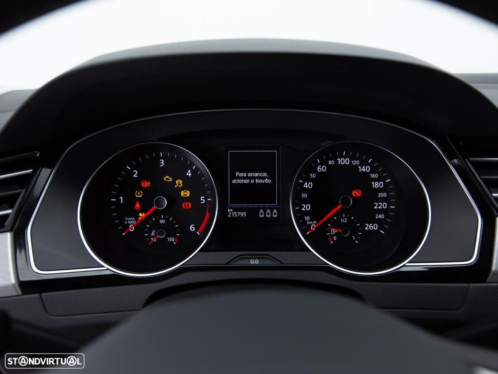 VW Passat Variant 2.0 TDI Business DSG - 18