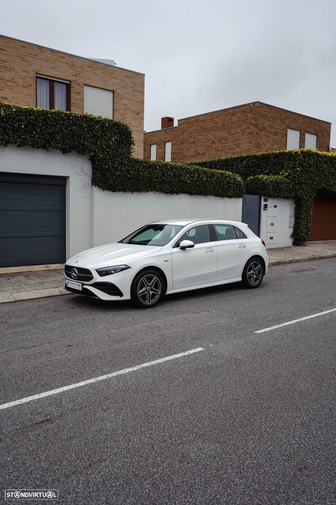 Mercedes-Benz A 250 e AMG Line - 2