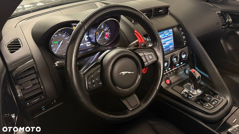 Jaguar F-Type R-Dynamic - 19