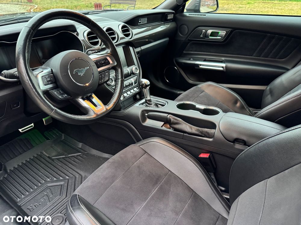 Ford Mustang - 6