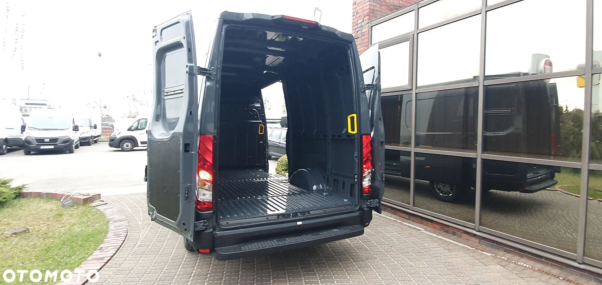 Iveco Furgon 35S16A8V 12m3 AUTOMAT - 13