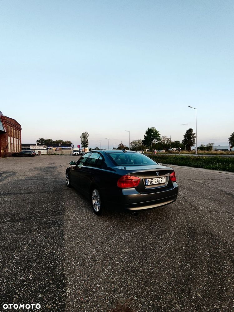 BMW Seria 3 320i - 9