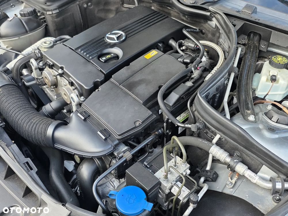 Mercedes-Benz Klasa C 180 Kompressor BlueEFFICIENCY - 32