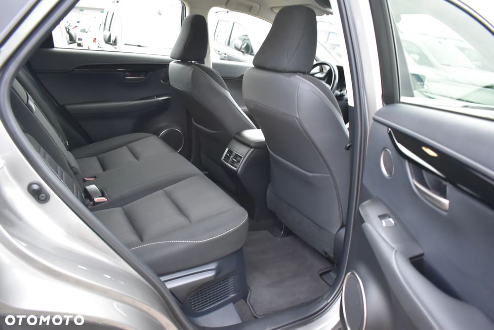 Lexus NX 300h Business Edition AWD - 15