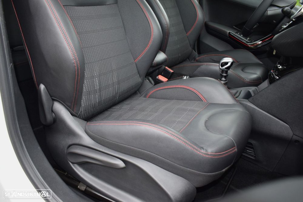 Peugeot 208 1.2 PureTech GT Line - 39