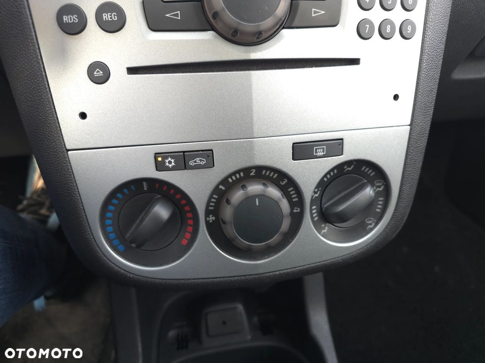 Opel Corsa 1.4 16V Edition - 23