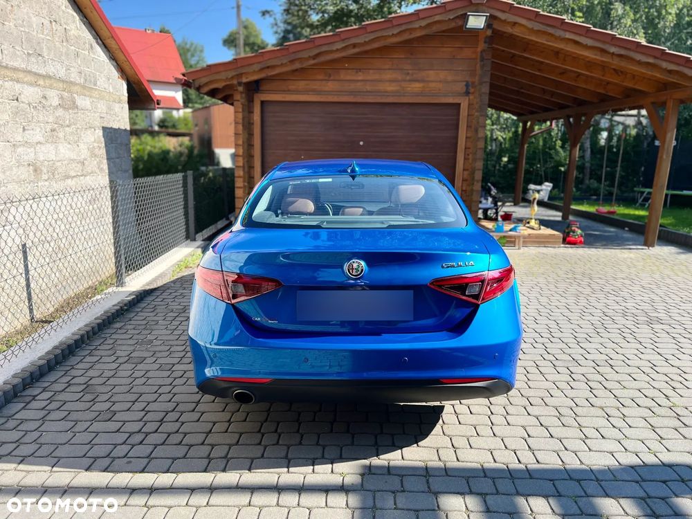 Alfa Romeo Giulia - 8