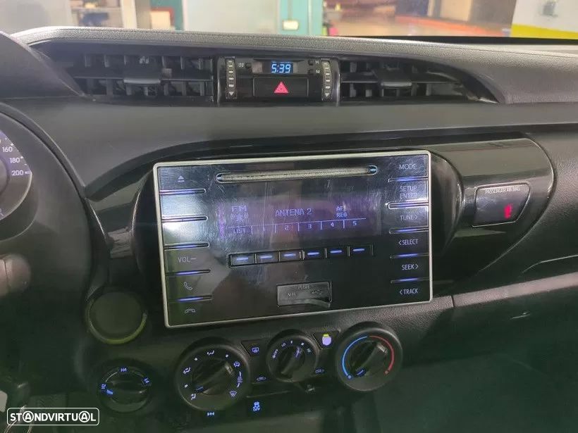 Toyota Hilux 2.4 D-4D 4WD Tracker - 9