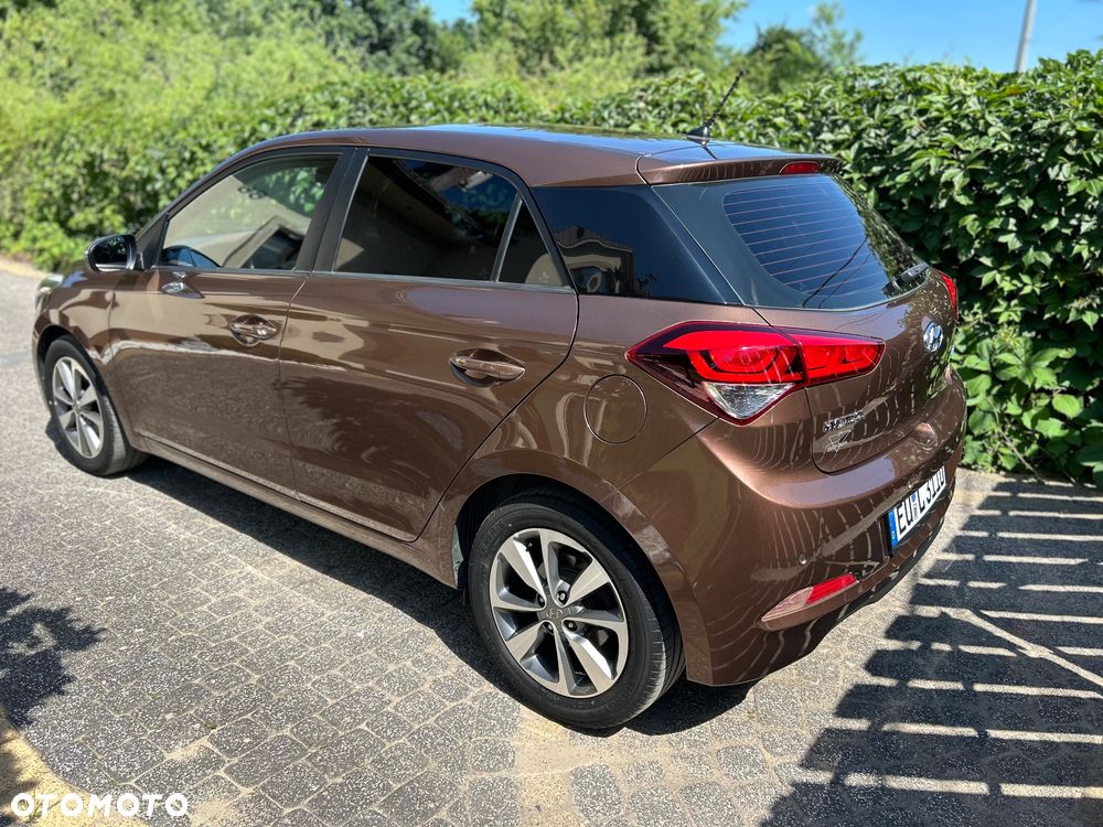 Hyundai i20 blue 1.2 YES Gold - 2
