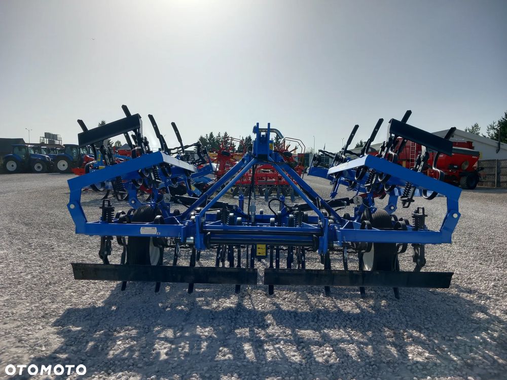 New Holland Agregat uprawowy SBL V370 - 2