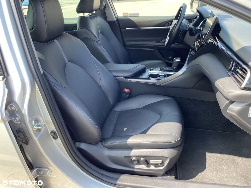 Toyota Camry 2.5 Hybrid Executive CVT - 22