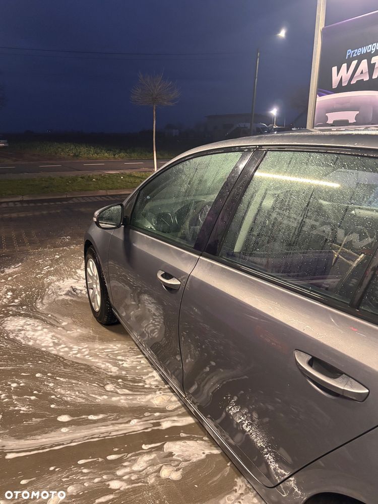 Volkswagen Golf 1.6 TDI BlueMot Comfortline - 4