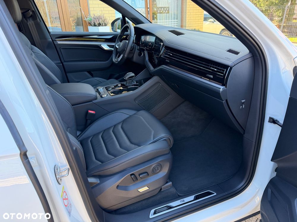 Volkswagen Touareg 3.0 V6 TDI 4Motion R-Line - 23