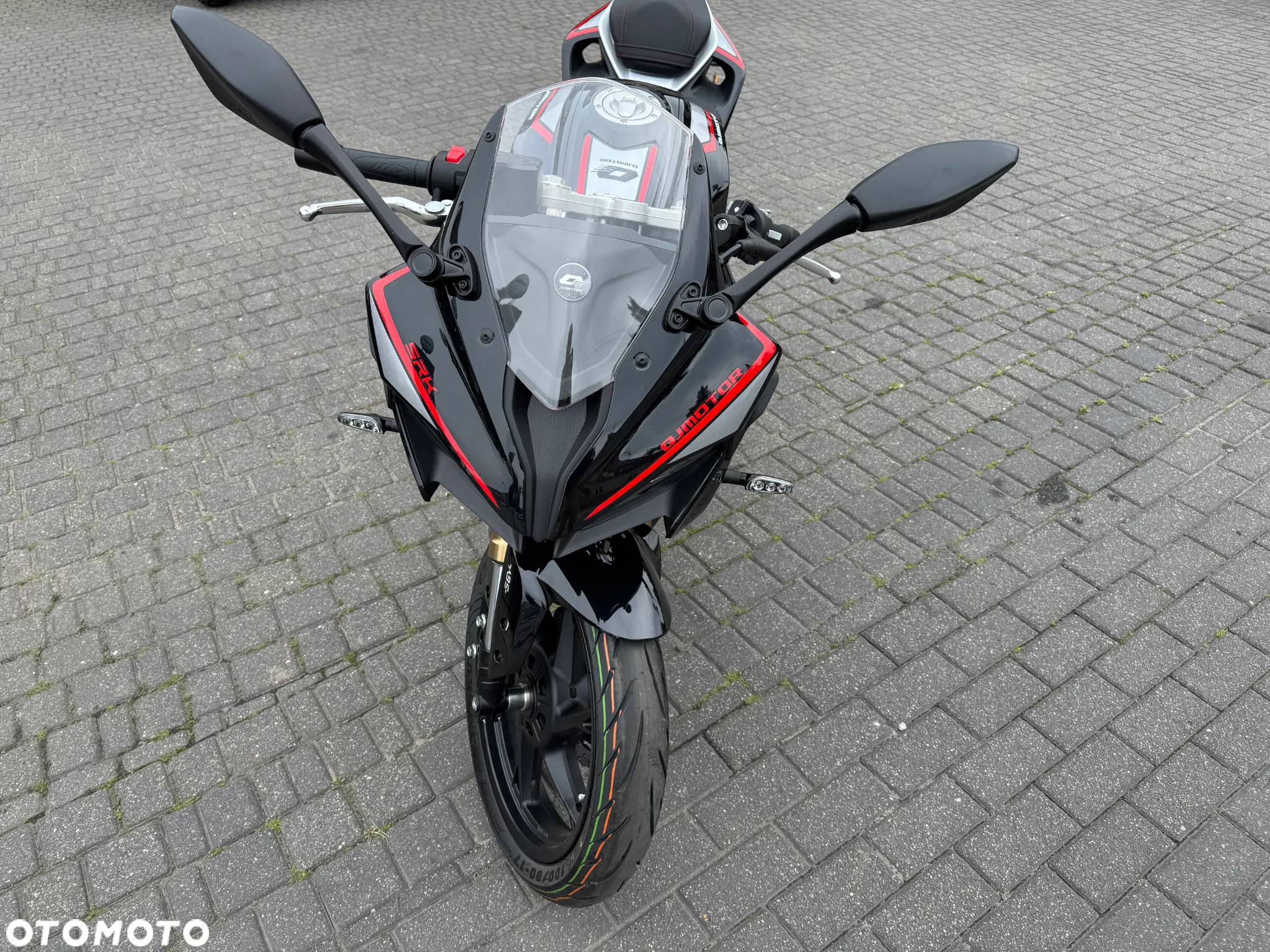 QJMOTOR SRK 125R - 3