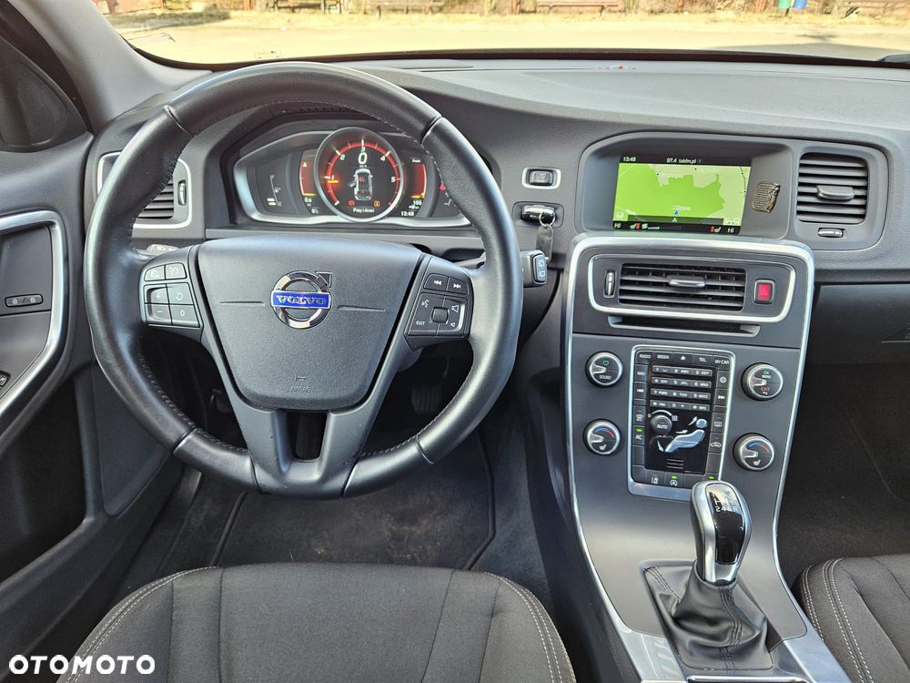 Volvo V60 D4 Momentum - 21