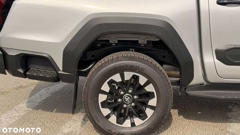 Toyota Hilux 2.8 D-4D Double Cab GR Sport II 4x4 - 28