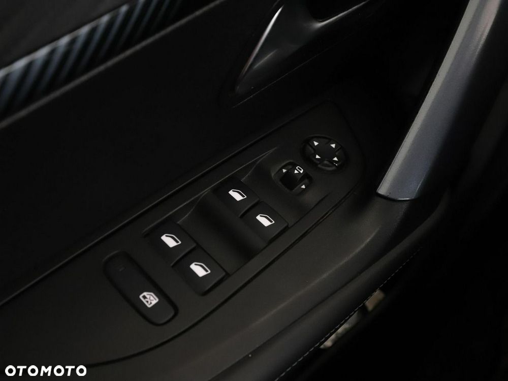Peugeot 2008 PureTech 100 Allure S&S BVM6 - 36