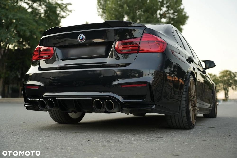 BMW Seria 3 330i xDrive Edition M Sport Shadow - 4