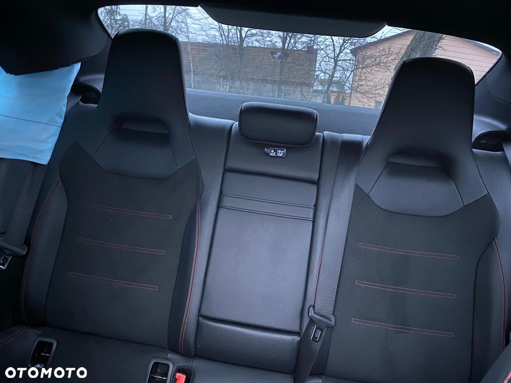 Mercedes-Benz CLA 250 e 8G-DCT AMG Line - 13