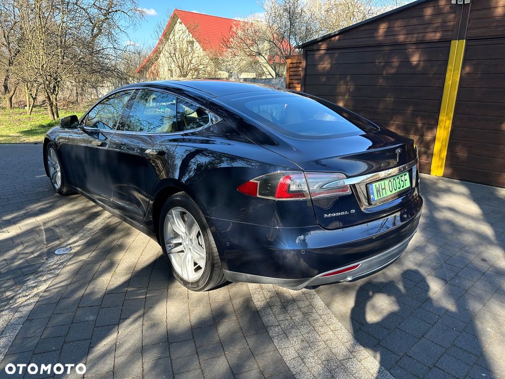 Tesla Model S Performance - 4
