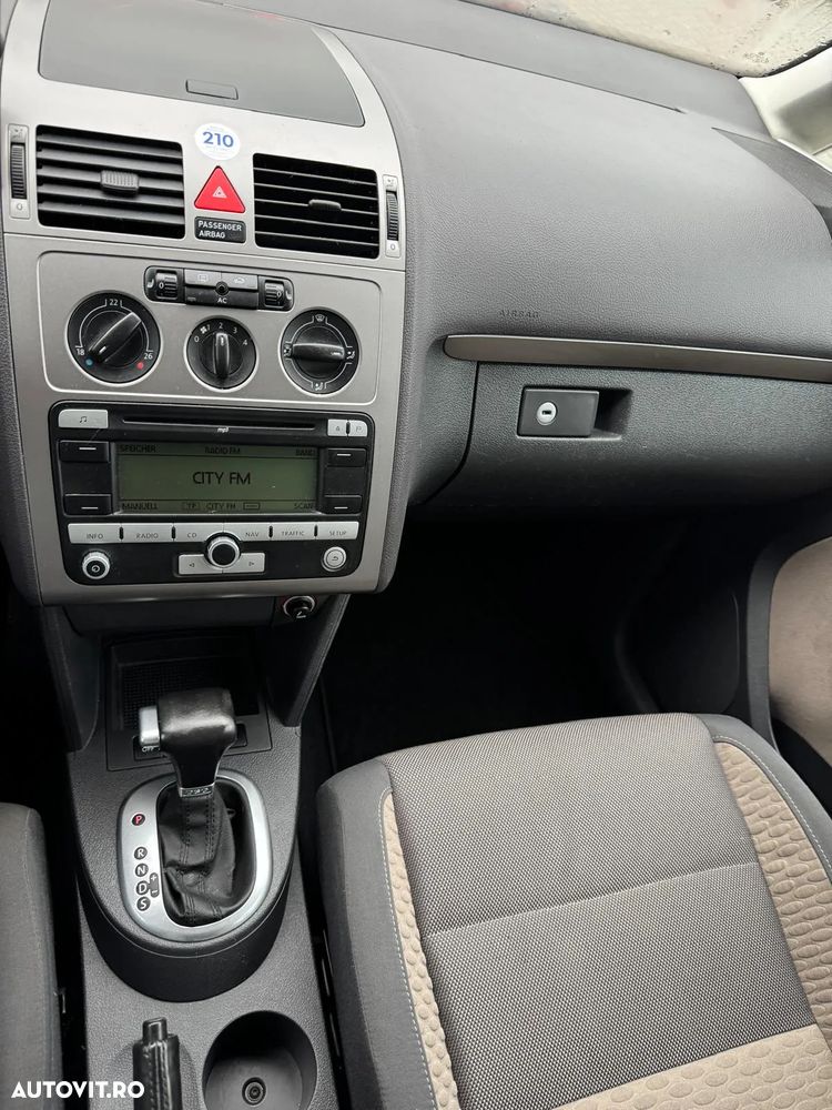 Volkswagen Touran 2.0 TDI DPF DSG Cross - 5