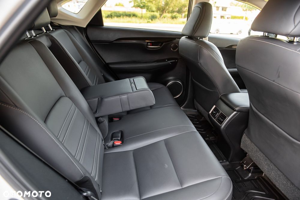 Lexus NX 300h Executive-Line - 29