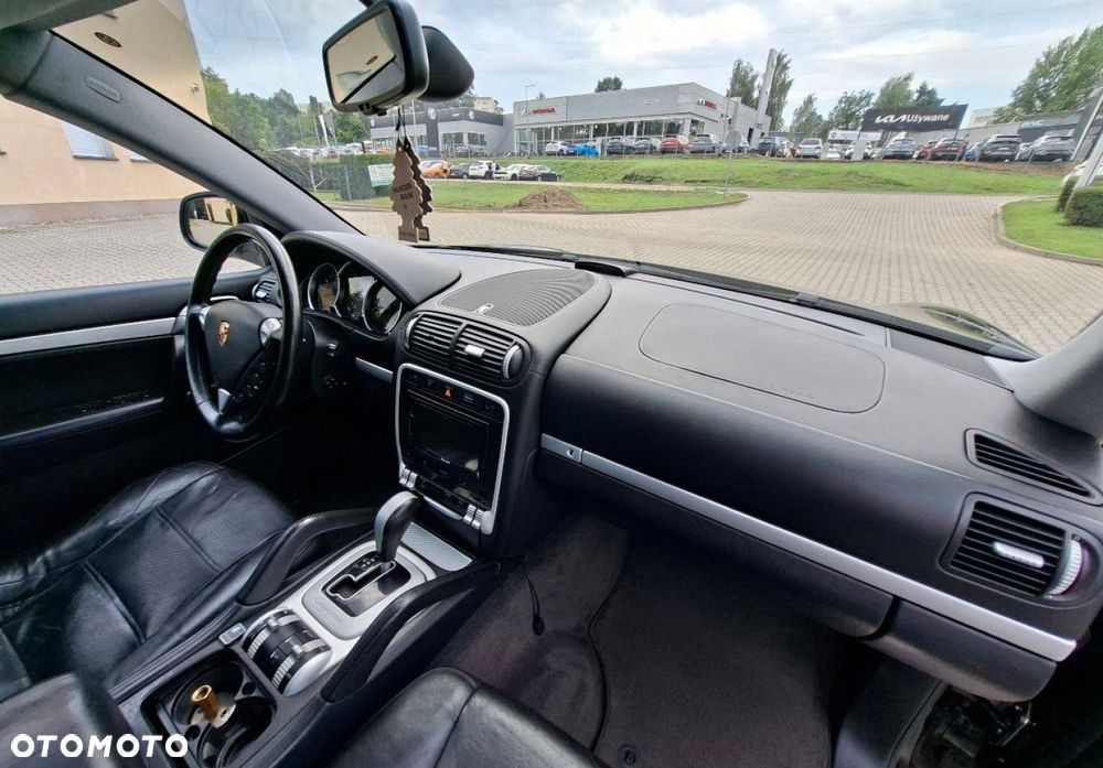 Porsche Cayenne - 17