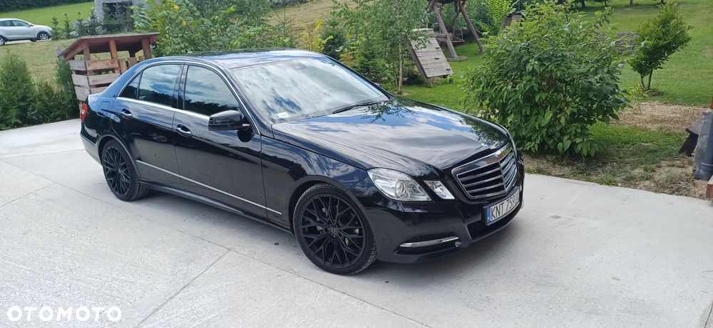 Mercedes-Benz Klasa E 220 CDI BlueEff Avantgarde - 1