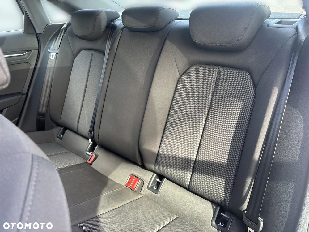 Audi A3 Limousine 35 TFSI mHEV S tronic - 17