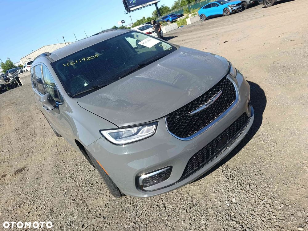 Chrysler Pacifica - 19