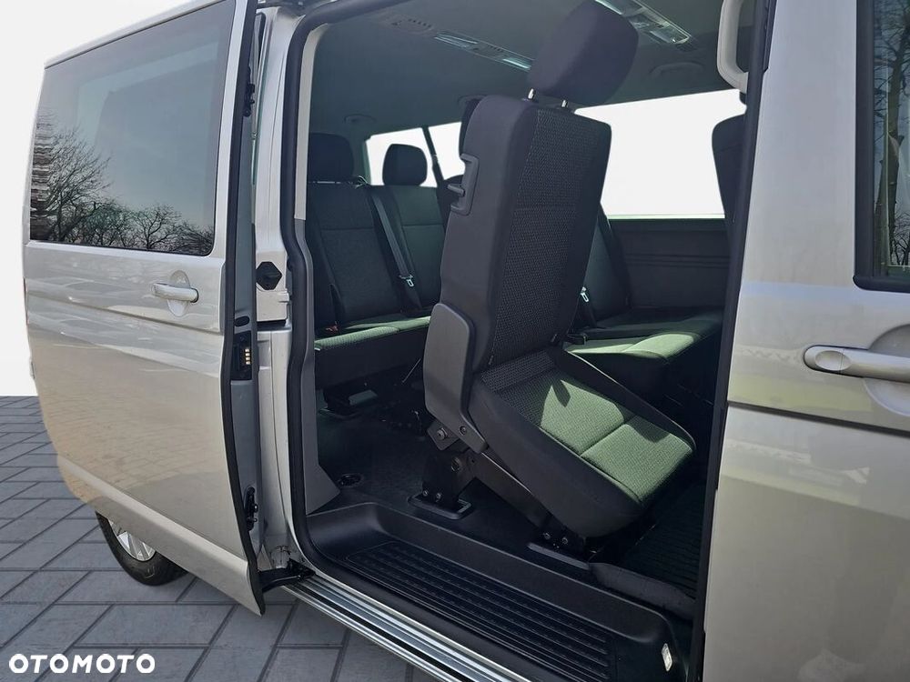 Volkswagen Caravelle - 20