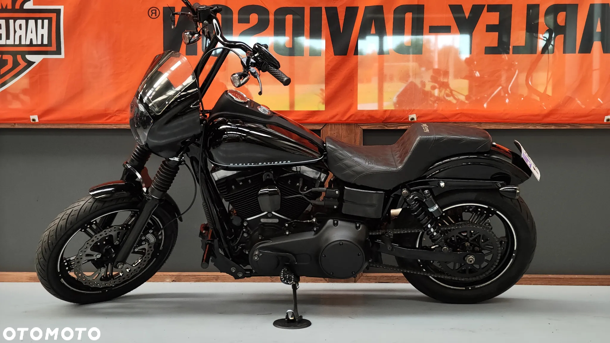 Harley-Davidson Dyna Street Bob - 7