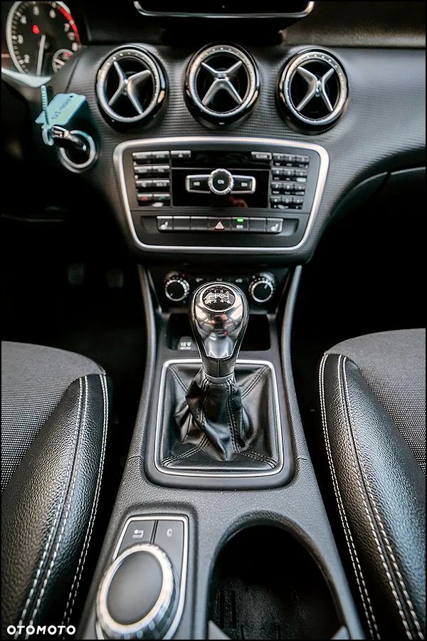 Mercedes-Benz Klasa A 180 (BlueEFFICIENCY) Urban - 21