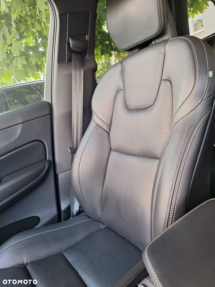 Volvo XC 60 B5 D AWD Geartronic RDesign - 28