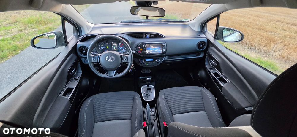 Toyota Yaris 1.5 VVT-i Team Deutschland - 18