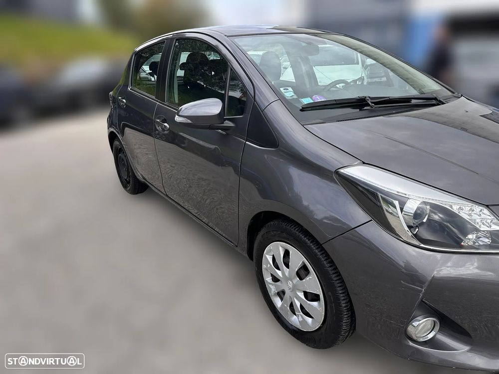 Toyota Yaris Hybrid 1.5 Cx Automática de 2013 para peças - 8