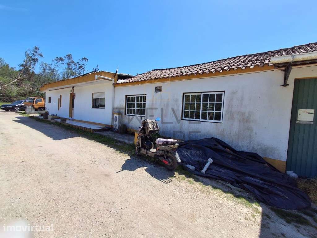 Moradias antigas área const. 382, terreno 7700m2 Potencial de Renta... - Grande imagem: 5/13