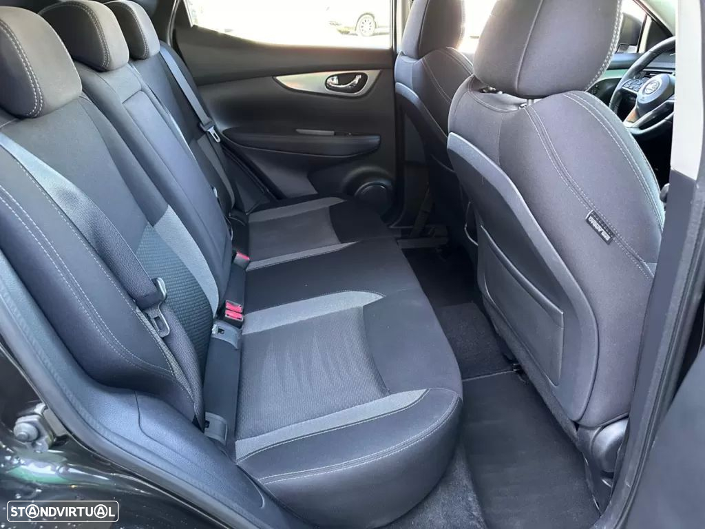 Nissan Qashqai 1.5 dCi N-Connecta J18 - 10