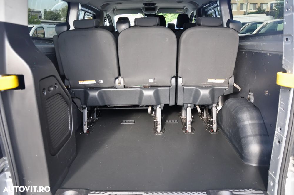 Ford Transit Custom L2H1 9 Locuri - 8