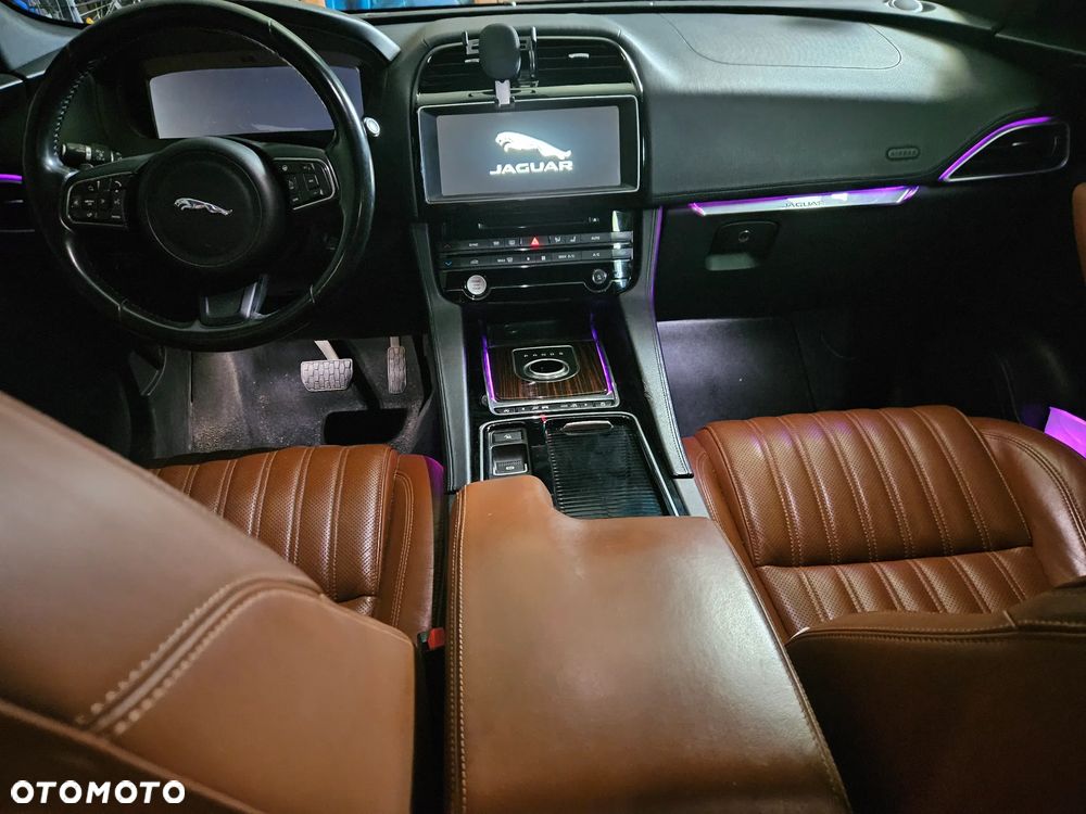 Jaguar F-Pace 2.0 i4D AWD Portfolio - 2