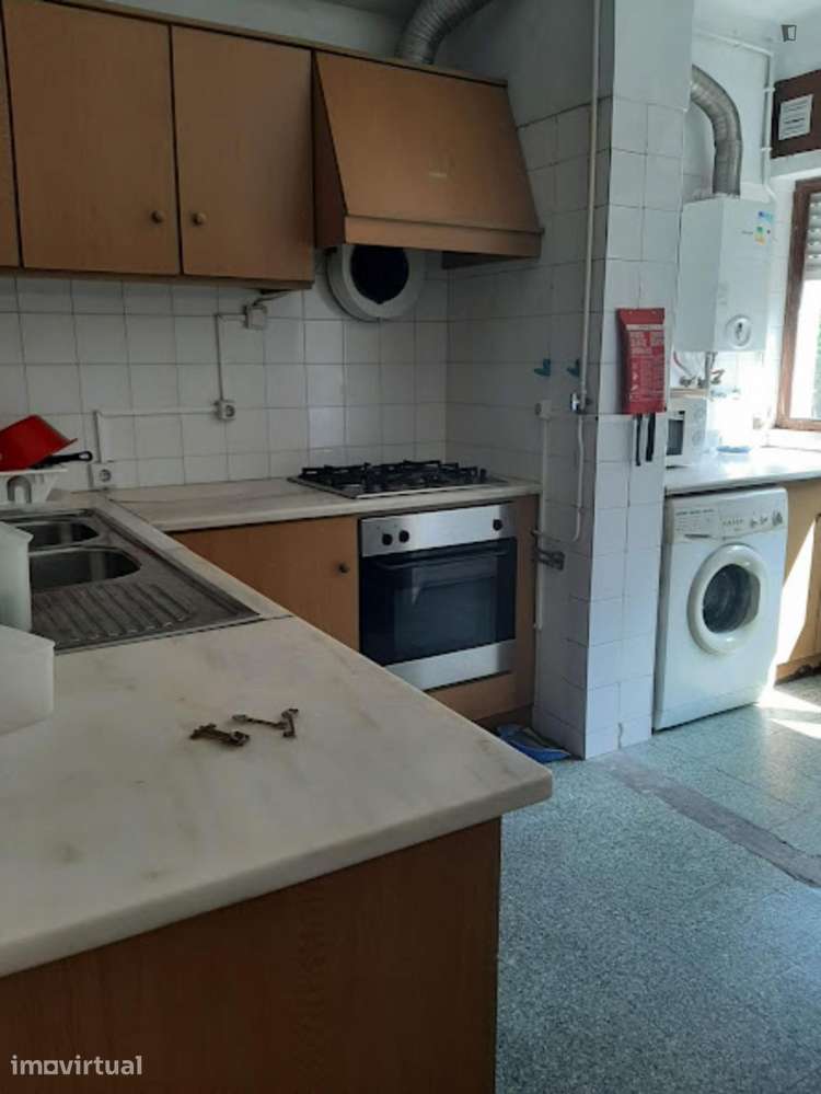Quarto - localizado em Bairro do Sol Coimbra - Grande imagem: 4/9