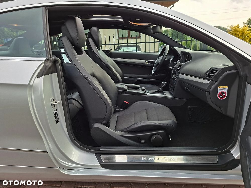 Mercedes-Benz Klasa E 200 CGI BlueEFFICIENCY Automatik Avantgarde - 28