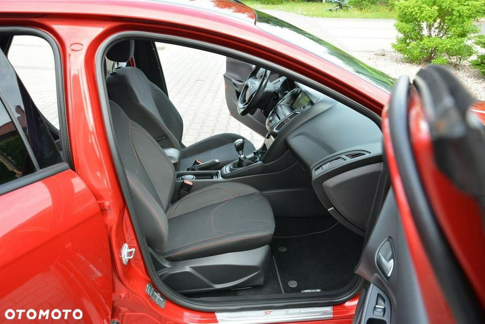 Ford Focus 1.5 EcoBoost STart-Stopp-System ST-LINE - 14