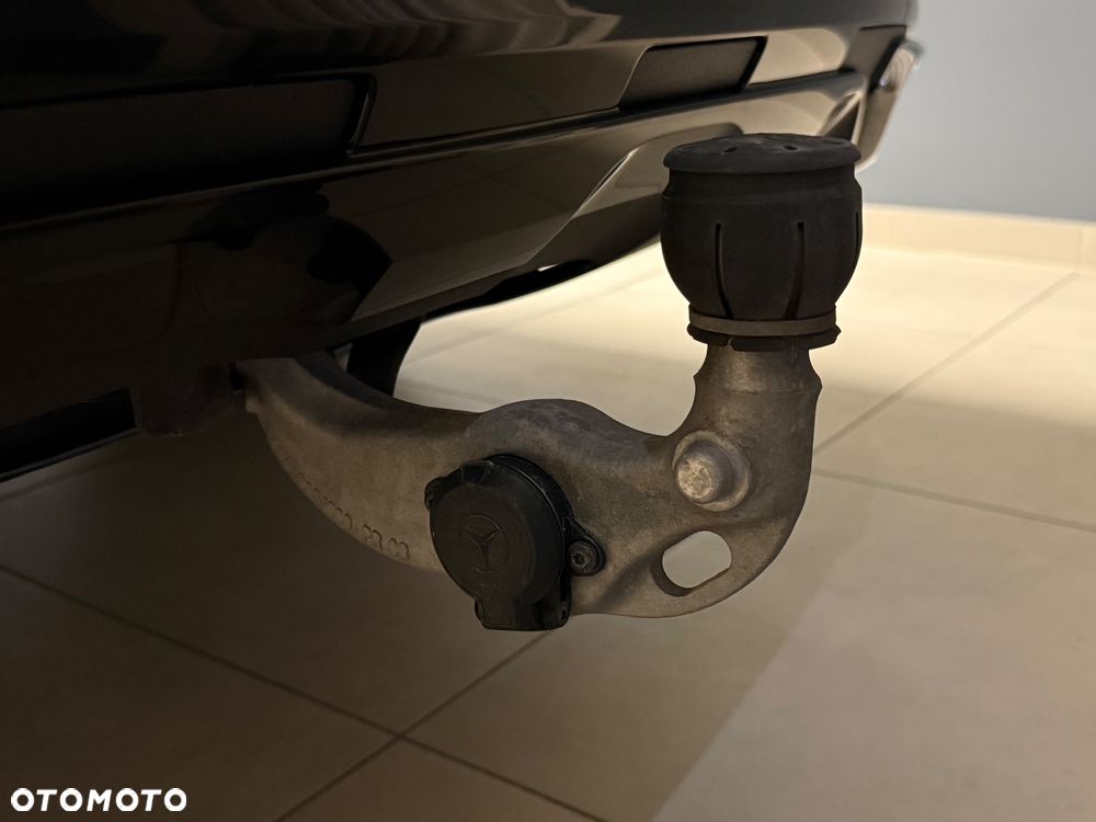 Mercedes-Benz GLC 300 4Matic 9G-TRONIC AMG Line - 38