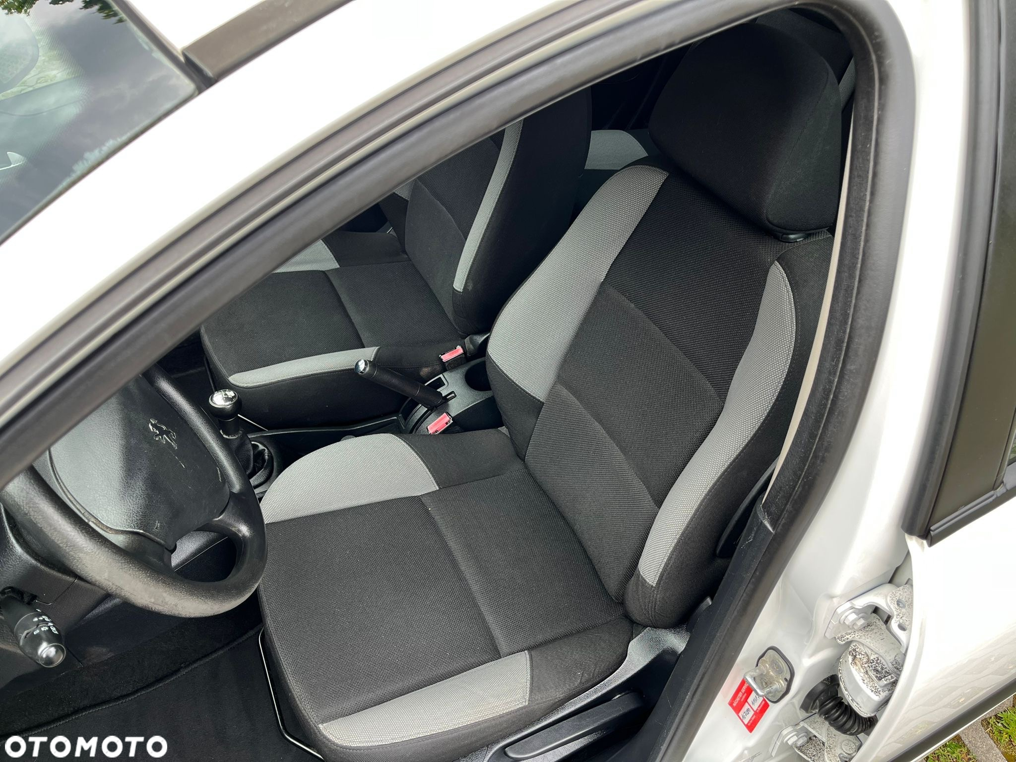 Peugeot 207 - 11