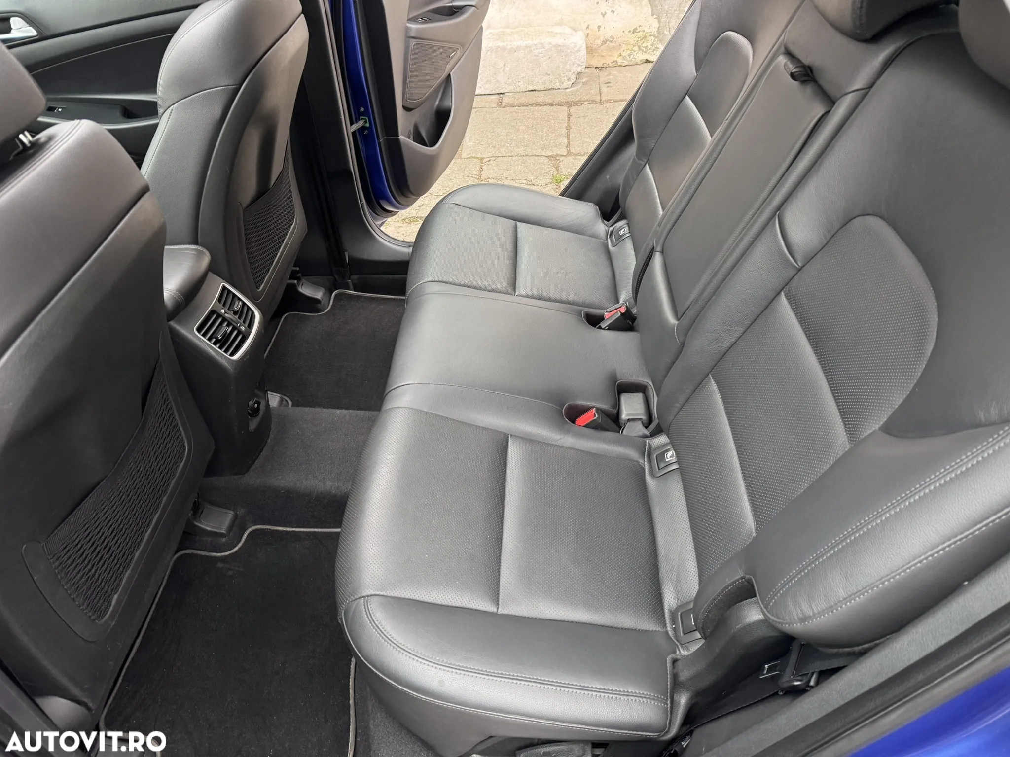 Hyundai Tucson blue 1.6 CRDi 2WD DCT Premium - 24