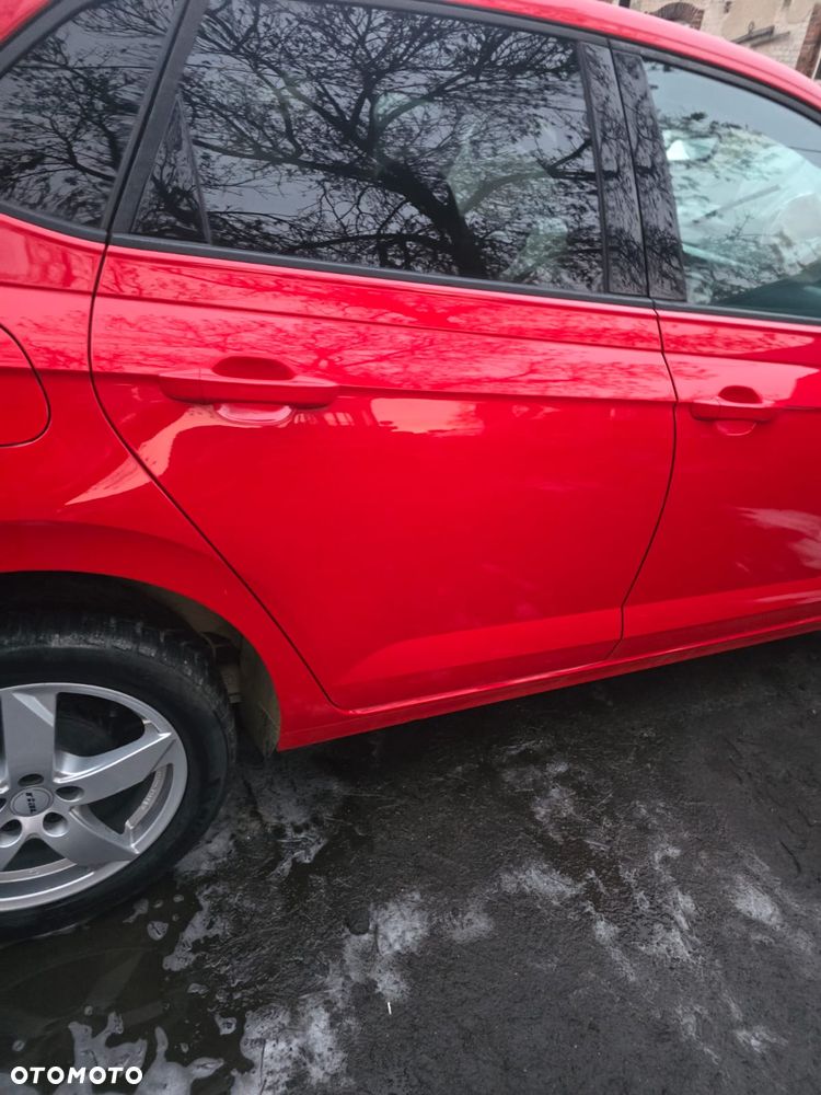 Drzwi  prawy tył  vw  polo  VI  2g  w kolorze  LP3G - 2