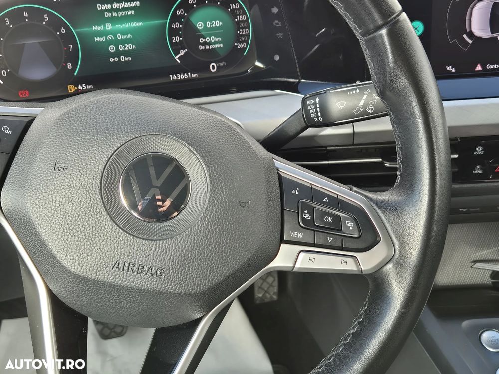 Volkswagen Golf 1.5 TSI ACT Life - 16