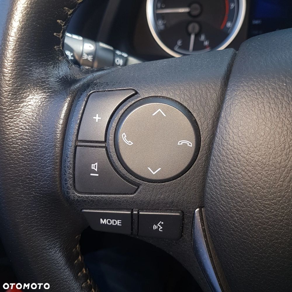 Toyota Corolla 1.6 Classic Plus - 5